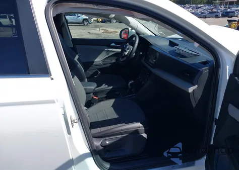 2022 Volkswagen Taos 1.5T Se из США, поврежденный, VIN 3VVWX7B24NM041444